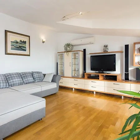 Marelux Apartman Kastela