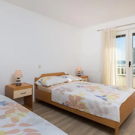 Marelux Apartman Kastela